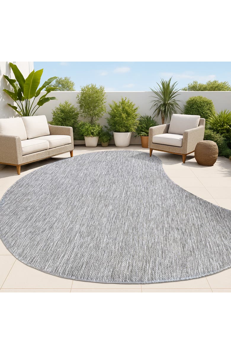 JONATHAN Y Evan Modern Rustic Organic Curve Indoor/Outdoor Shaped Area Rug, Alternate, color, Gray