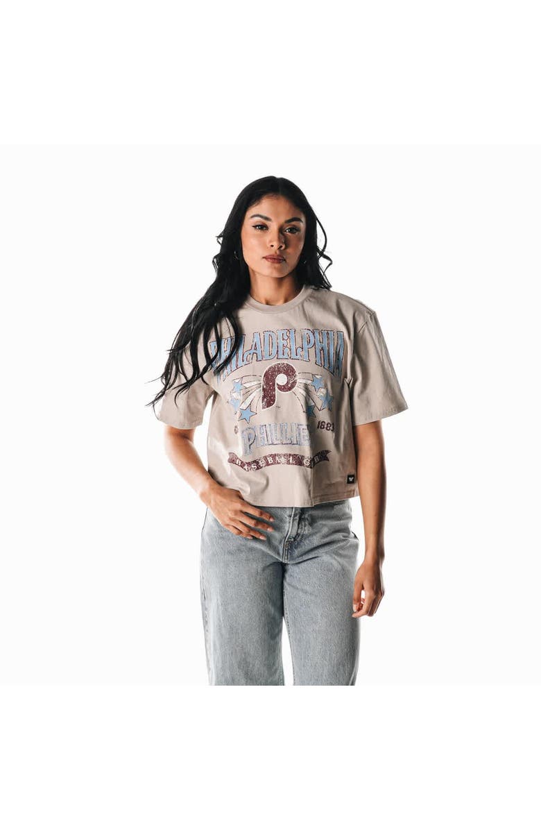 THE WILD COLLECTIVE Women's The Wild Collective Cream Philadelphia Phillies Cropped Vintage Boxy T-Shirt, Alternate, color,