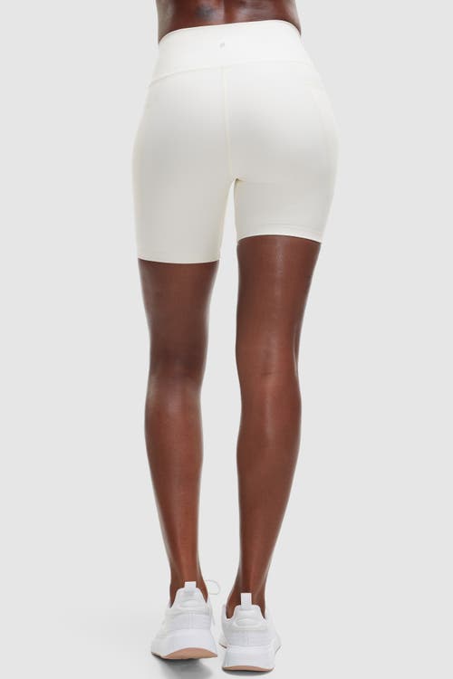 Peloton Cadent 7" High Rise Pocket Bike Short In Pearl