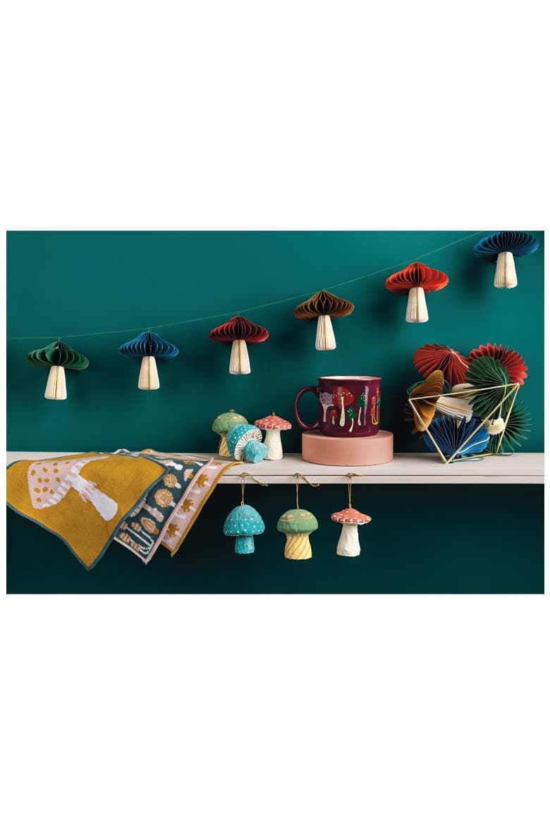 Honeycomb Mushroom Garland, Alternate, color, MUSHROOM GEMS