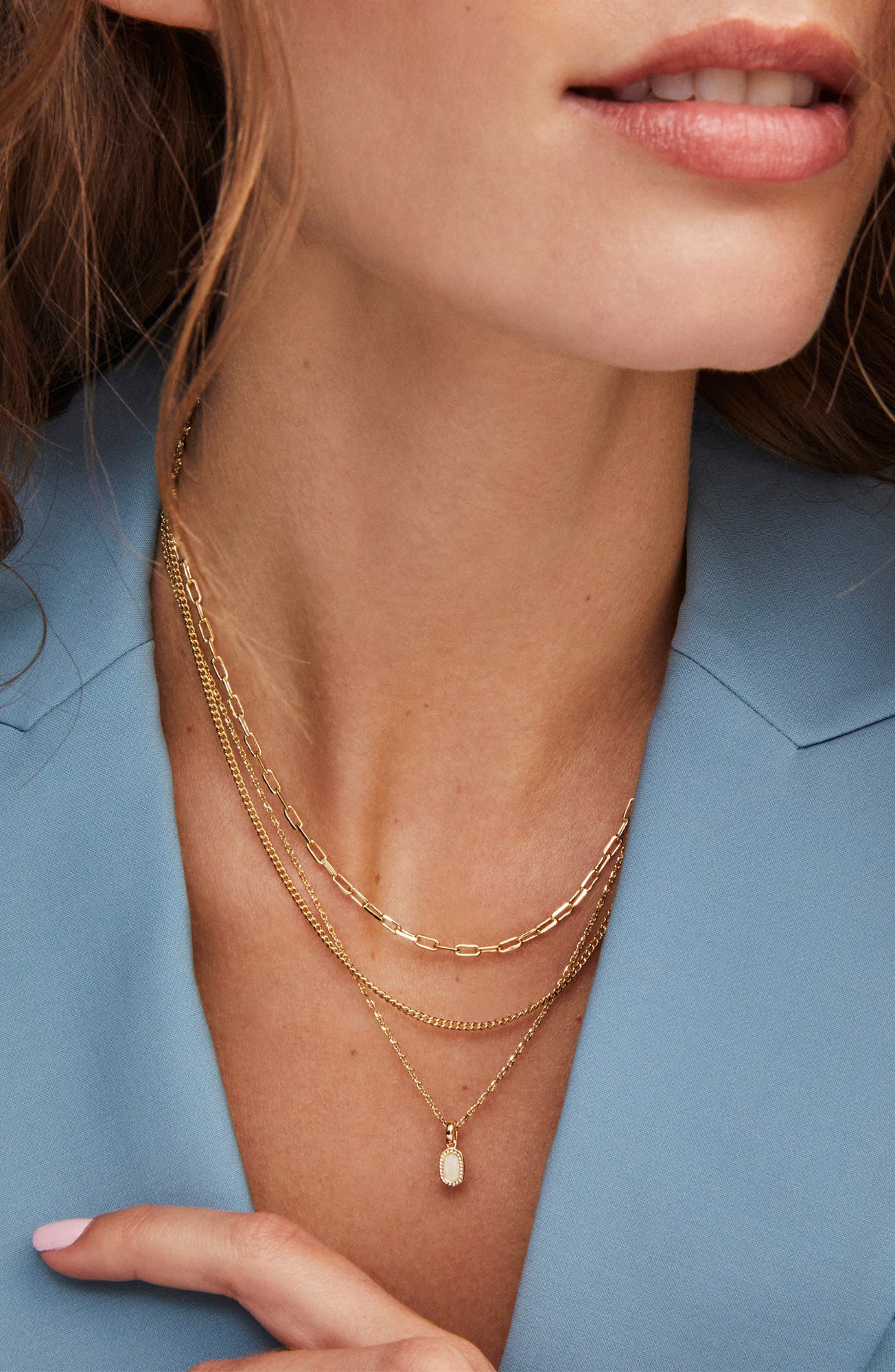 Женские аксессуары Kendra Scott Mini Elisa Gold Triple Strand Necklace — фото 2