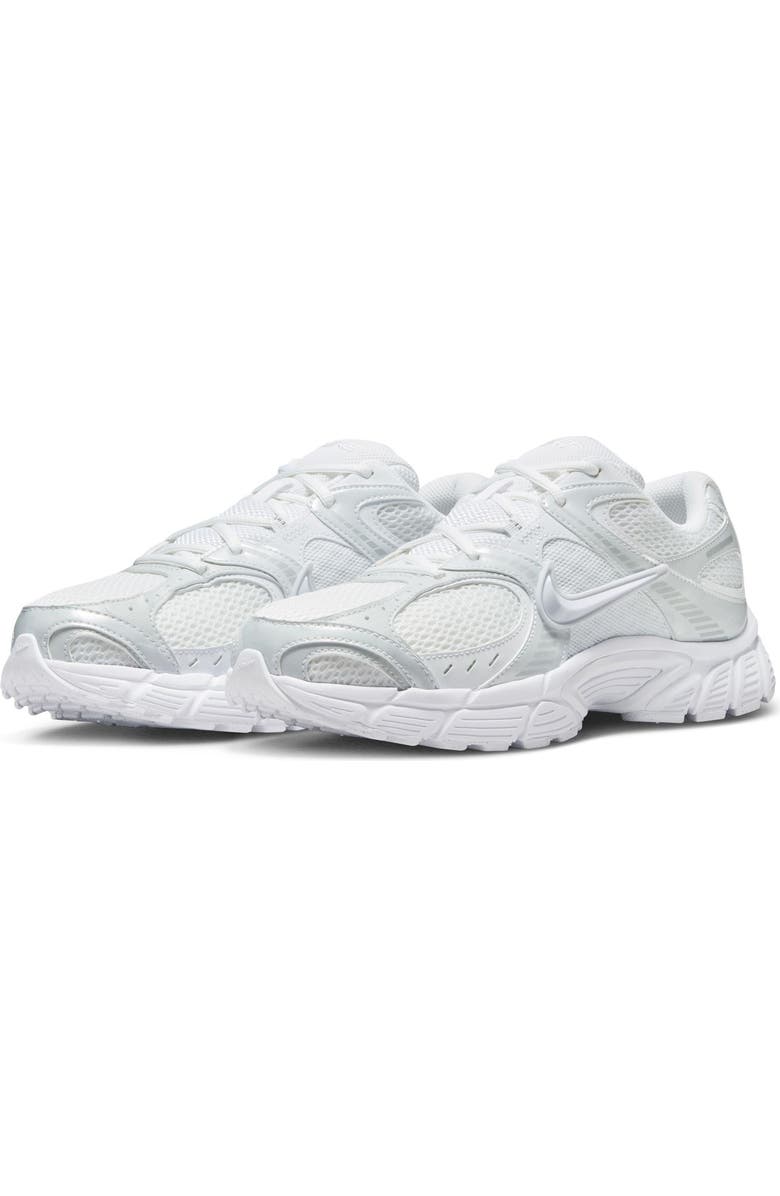 V5 RNR Sneaker (Men) Nike