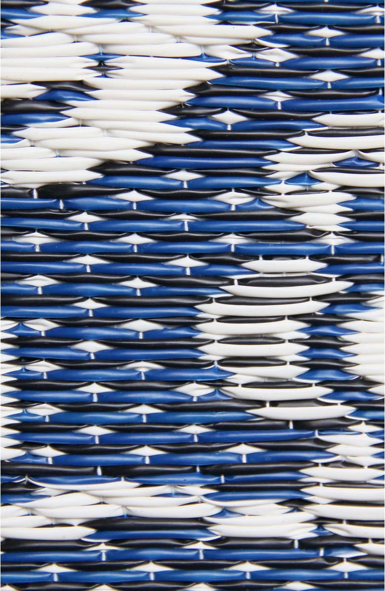 Mad Mats Garland Blue & White, Alternate, color, Blue And White