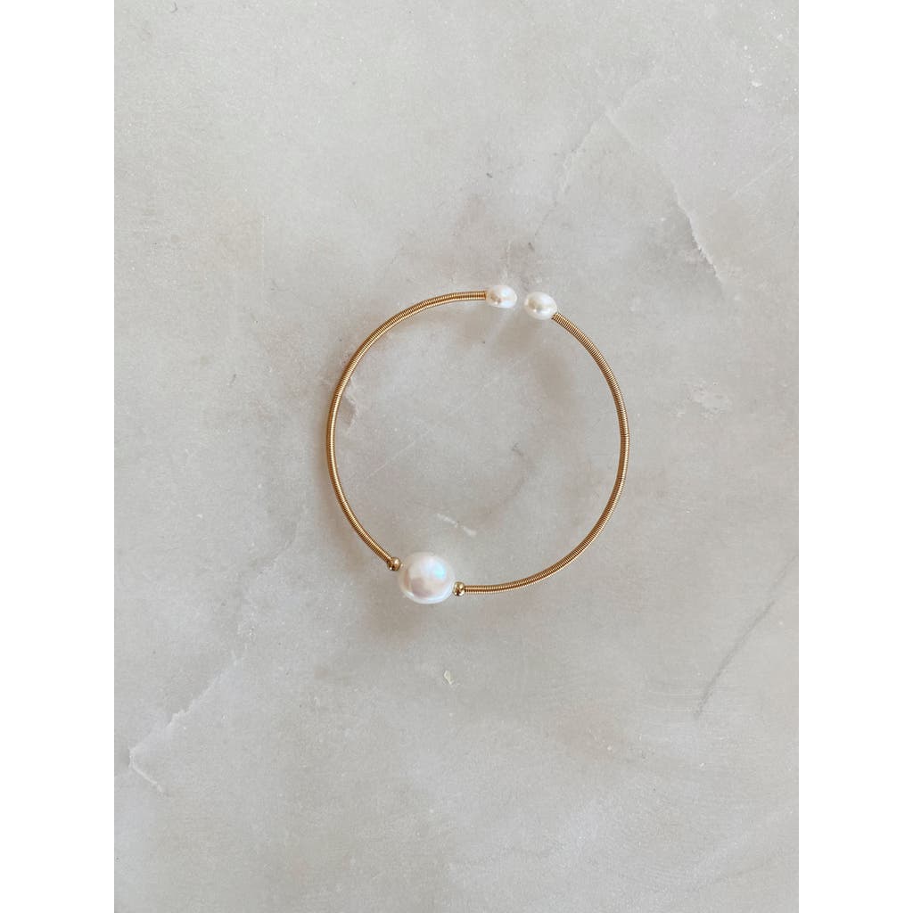 Untamed Petals Parlor Pearl Bracelet In Gold