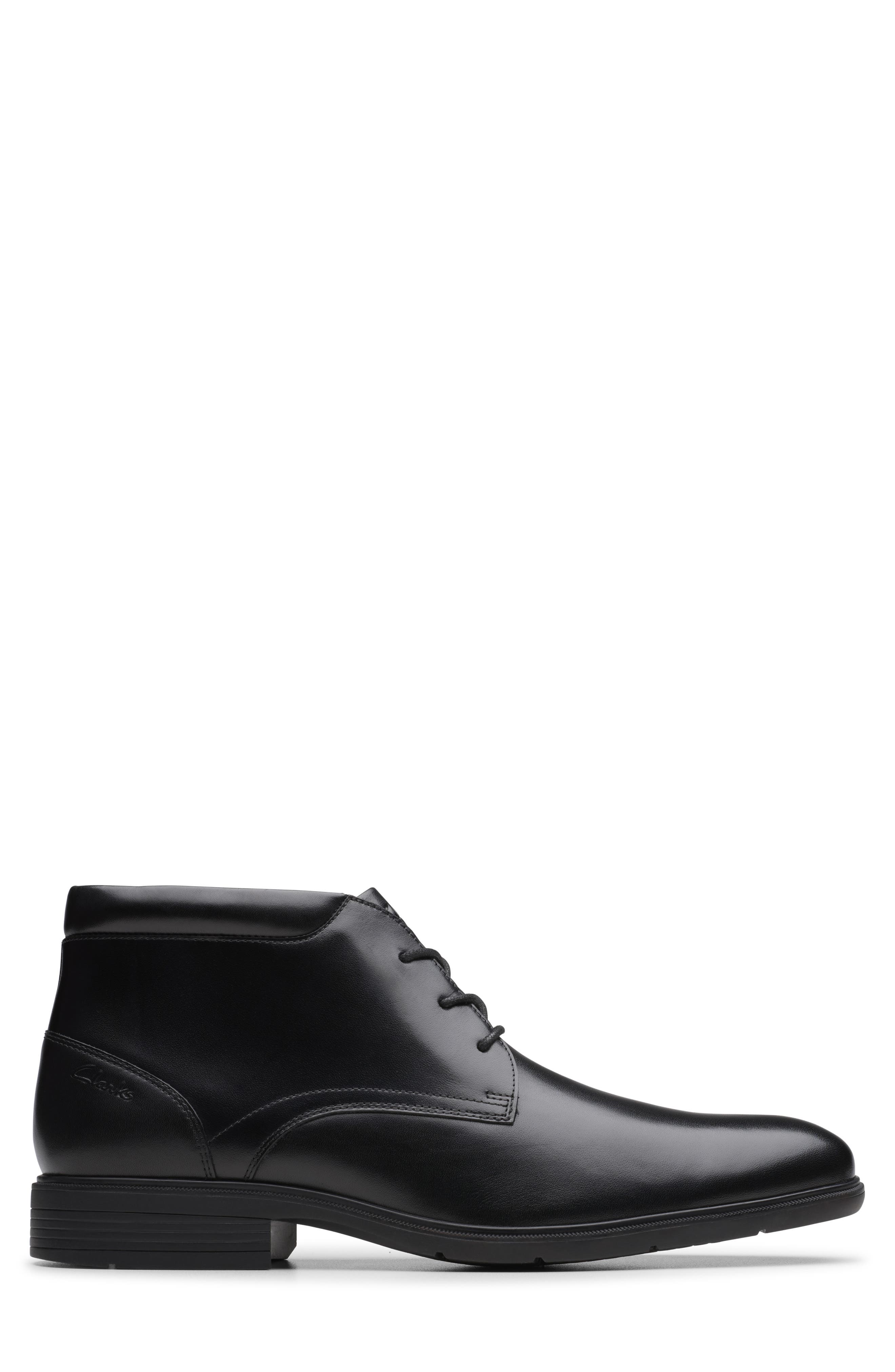 Clarks<sup>®</sup> Steadwell Plain Toe Chukka Boot, Alternate, color, Black