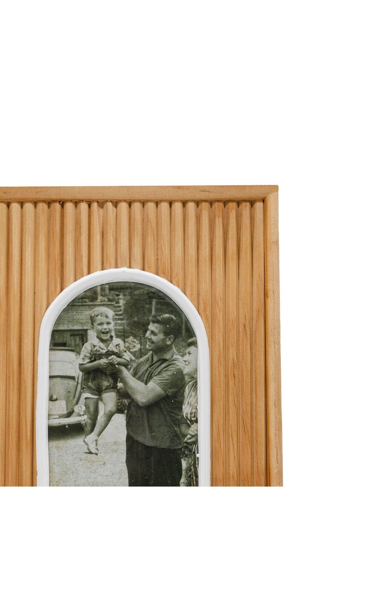 Foreside Home and Garden 4x6 Ribbed Arch Photo Picture Frame w/ Glass Pane, Alternate, color, Brown