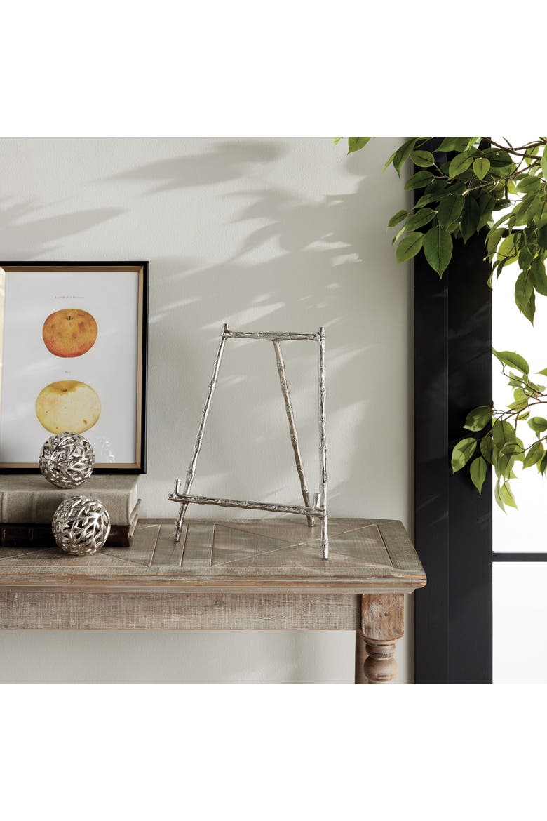 Baldwin Easel, Alternate, color, Silver