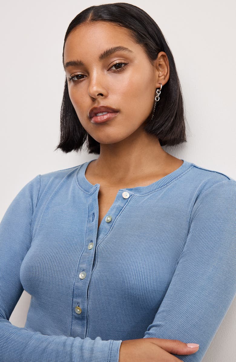 Good American Jeanius Fitted Henley Top, Alternate, color,