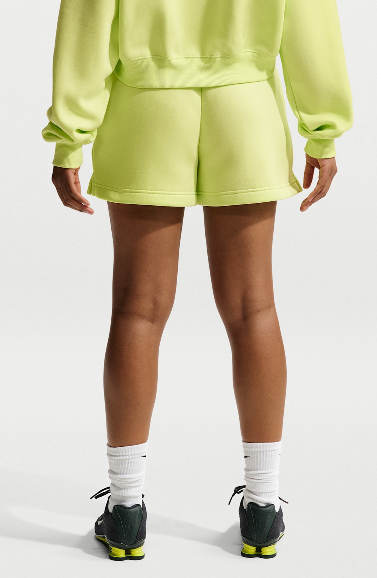 Sportswear Phoenix Fleece Mid-Rise 4-Inch Shorts - image 2
