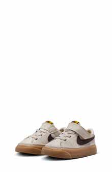 Court Legacy Sneaker
