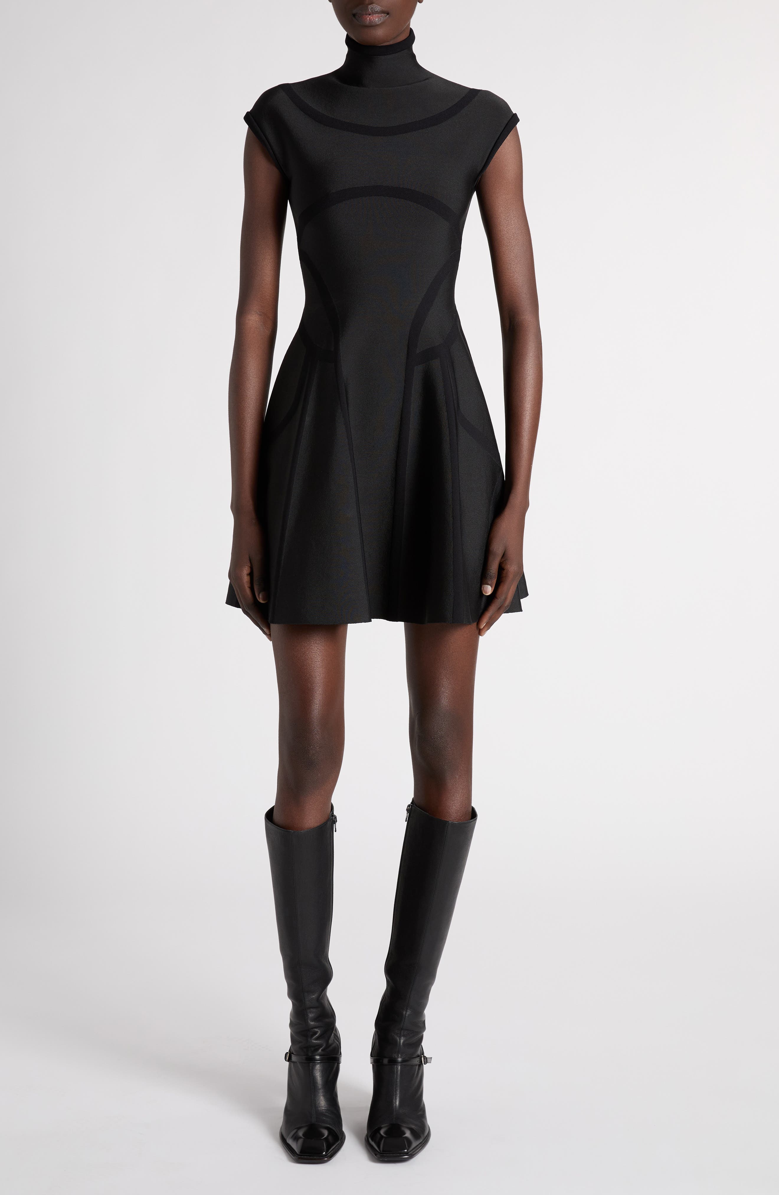 selected BLACK/ BLACK