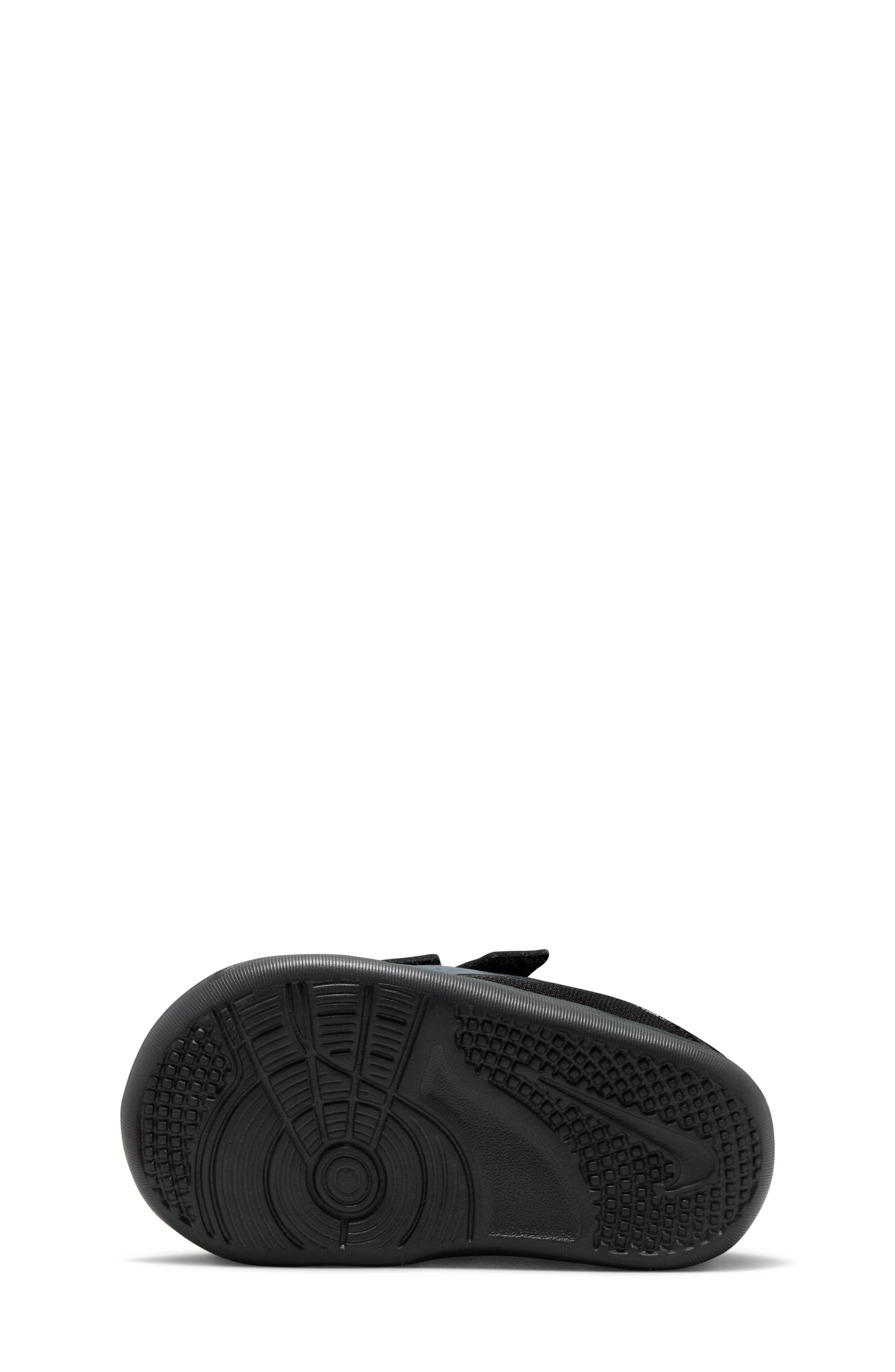 Nike Kids' Omni Multi-Court Sneaker, Alternate, color, 