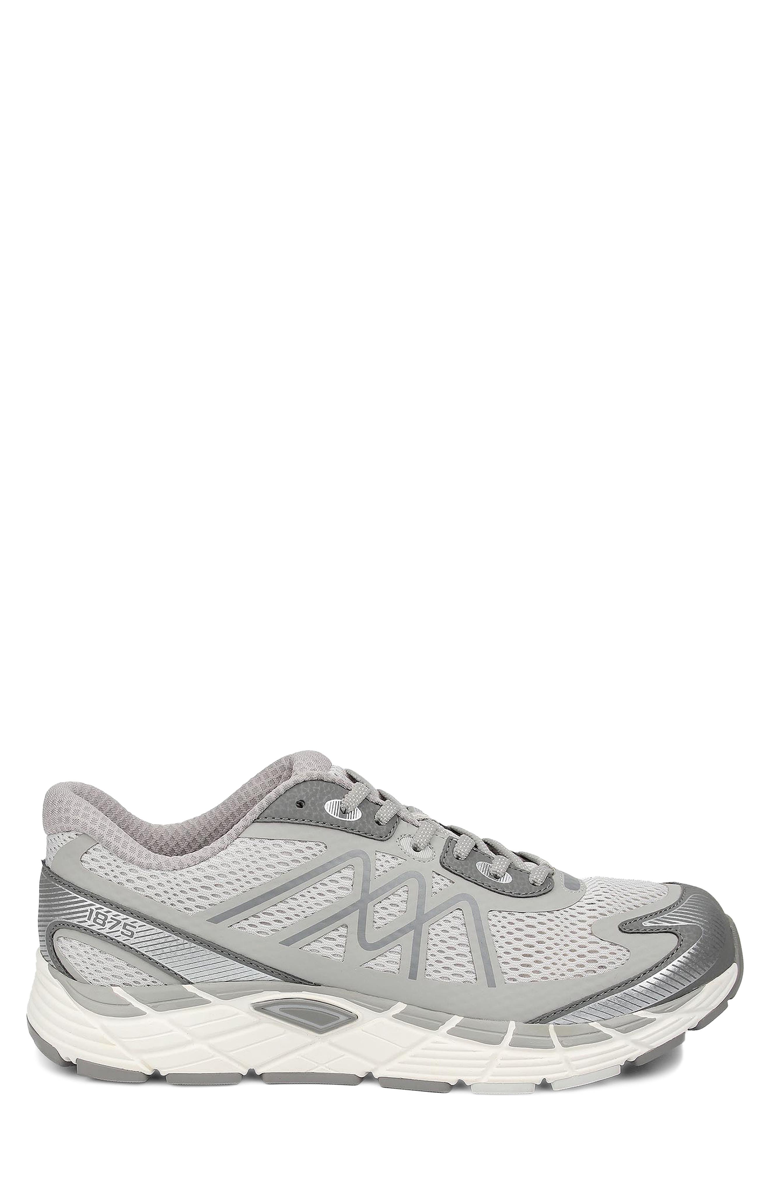 Nash Walking Shoe, Alternate, color, GREY MESH COMBO