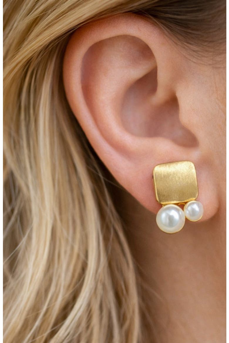 Pearl and Gold Studs, Alternate, color, Gold