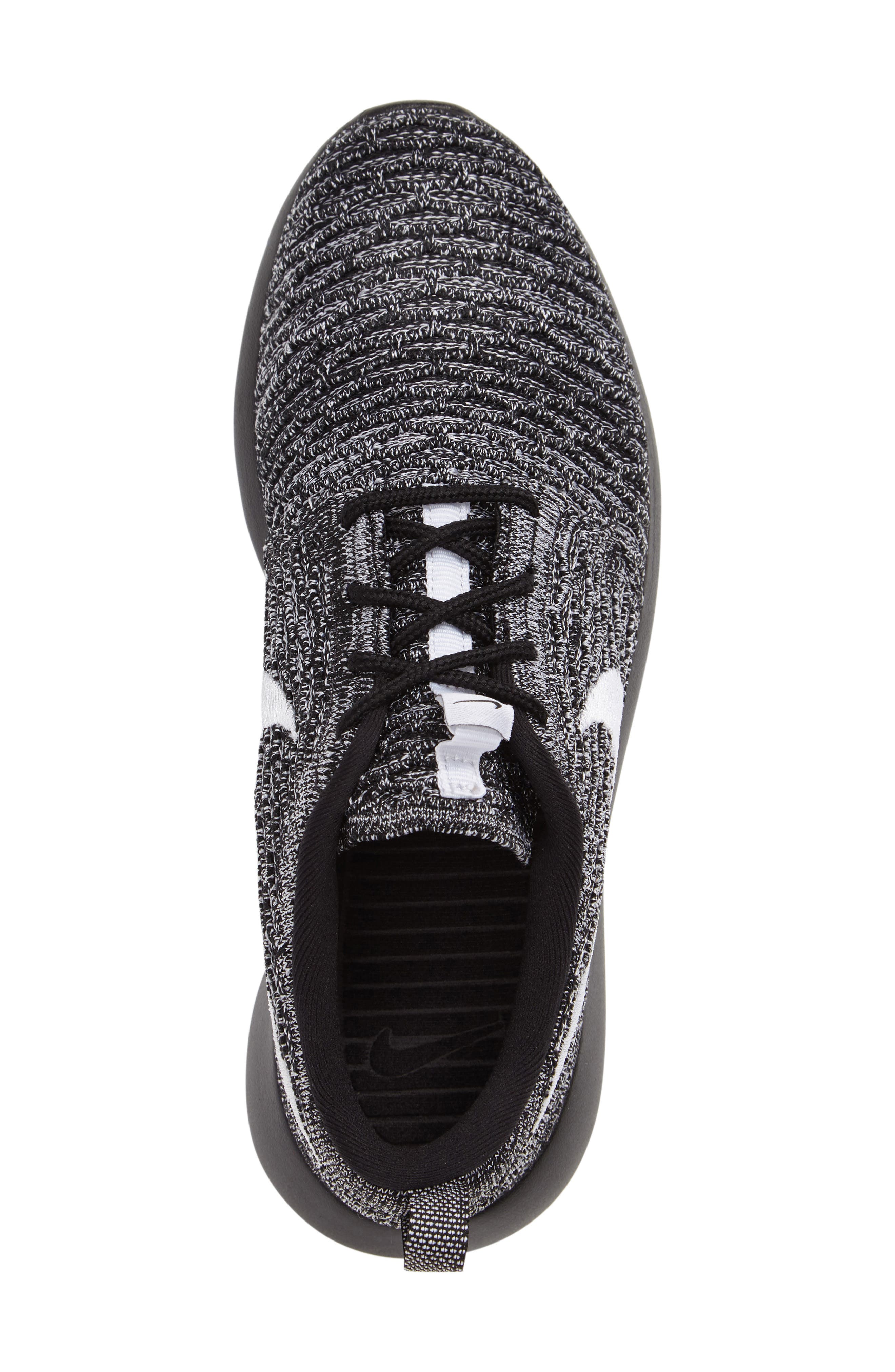 FlyKnit Roshe Run Sneaker, Alternate, color, BLACK/ SUMMIT WHITE