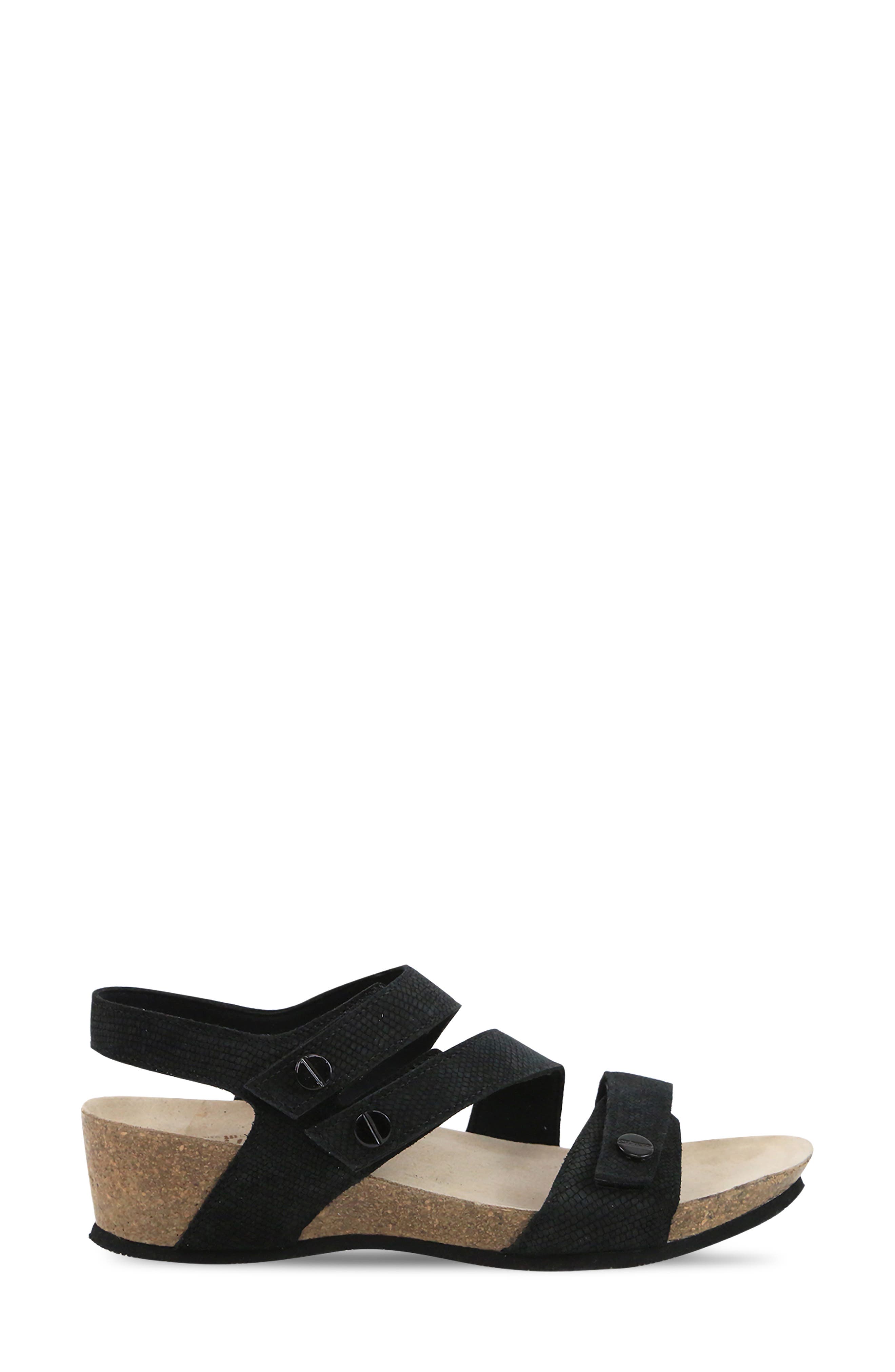Munro Del Mar Sandal, Alternate, color, Black Lizard Suede