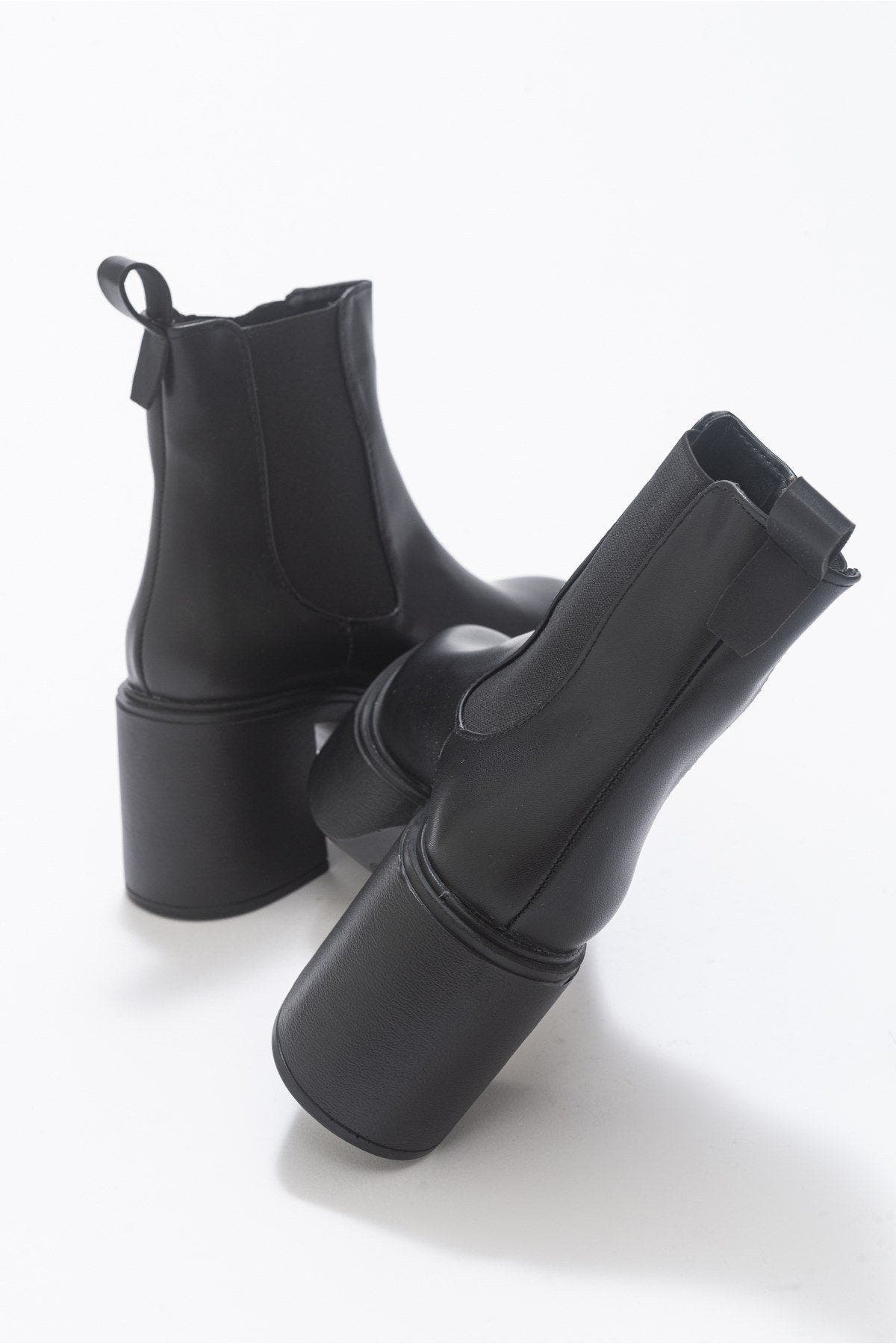 Prologue Shoes Fenira Platform Heel Chelsea Boot, Alternate, color, 