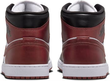 Air Jordan 1 Mid Sneaker