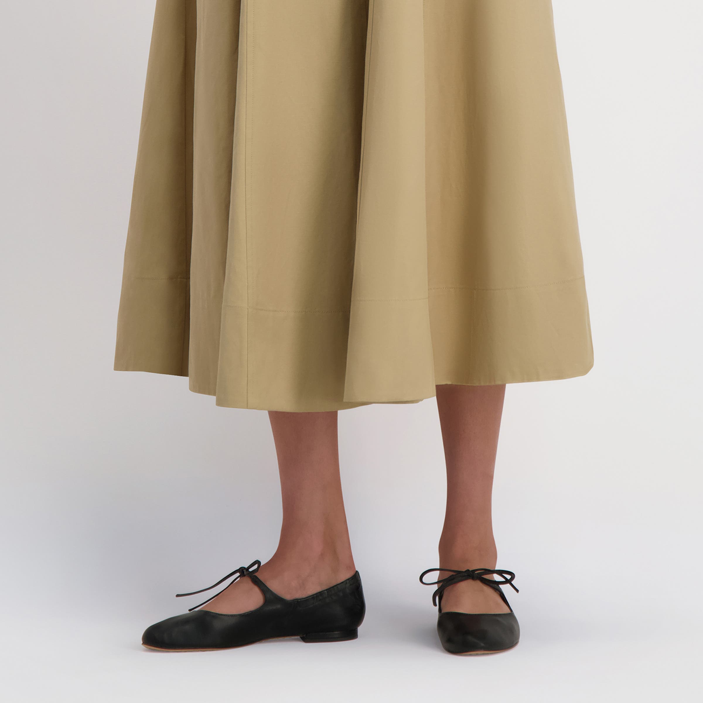 Bernardo 1946 Footwear Court Ballet Flat, Alternate, color, Black