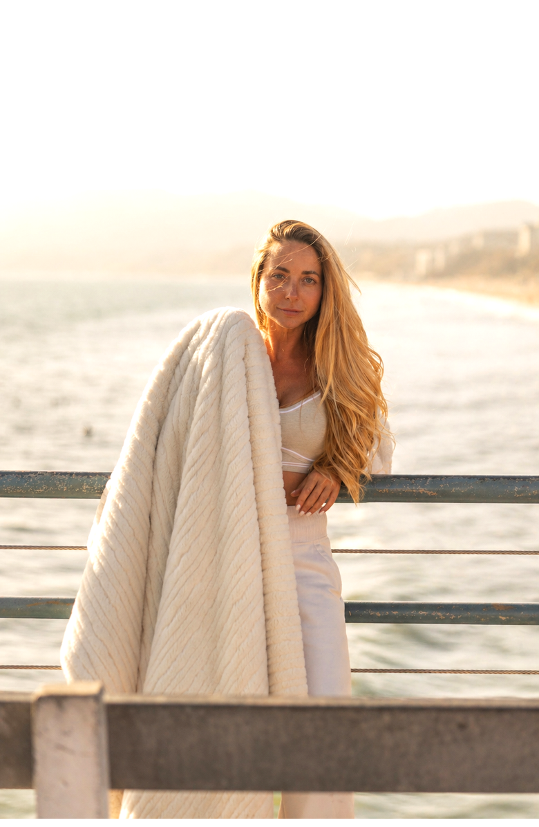 Sea To Me Blankets Malibu Faux Fur Throw Blanket, Alternate, color, Ivory
