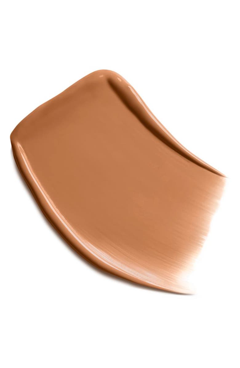 CHANEL VITALUMIÈRE AQUA Ultra-Light Skin Perfecting Sunscreen Makeup Broad Spectrum SPF 15 Hybrid Fluid Foundation, Alternate, color, 121 Caramel