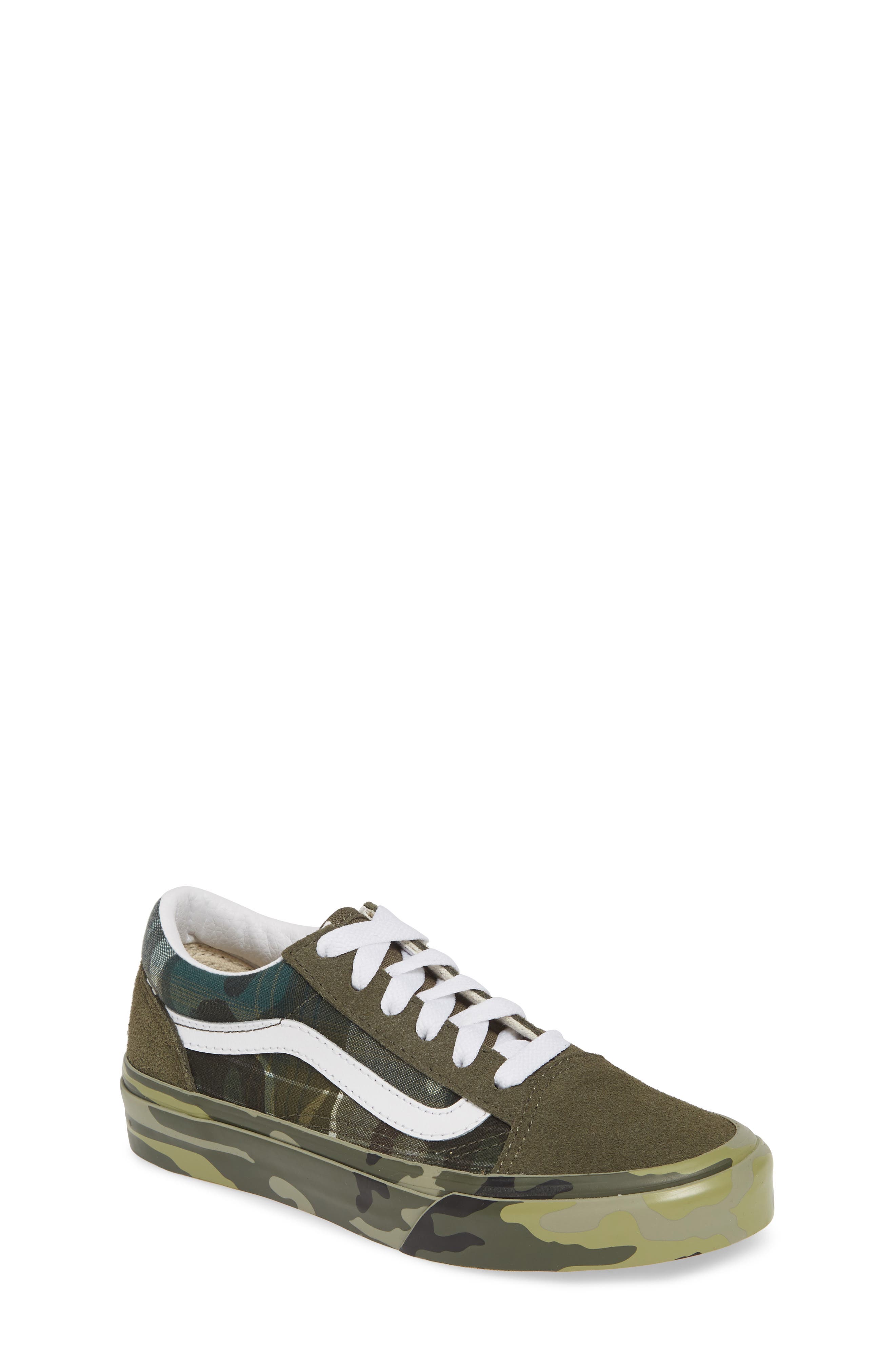 Vans Old Skool Sneaker, Main, color, 