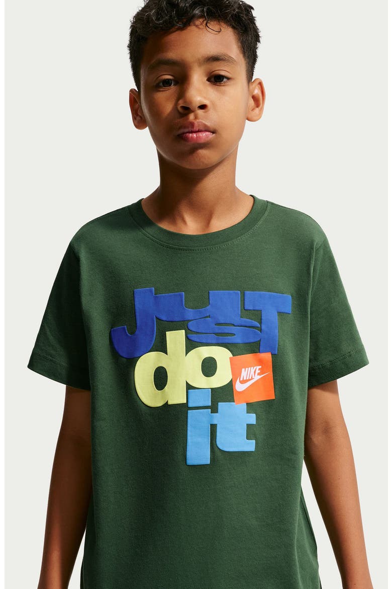 Kids' Nike Sportswear Graphic T-Shirt, Alternate, color, FIR