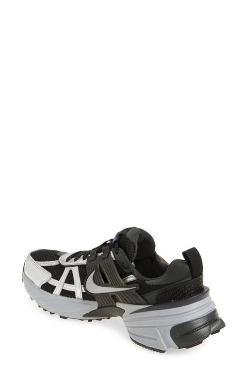 Nike V2k Run Sneaker