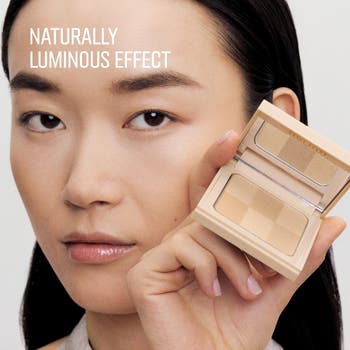 Bobbi Brown Nude Finish Illuminating Pressed Powder Compact