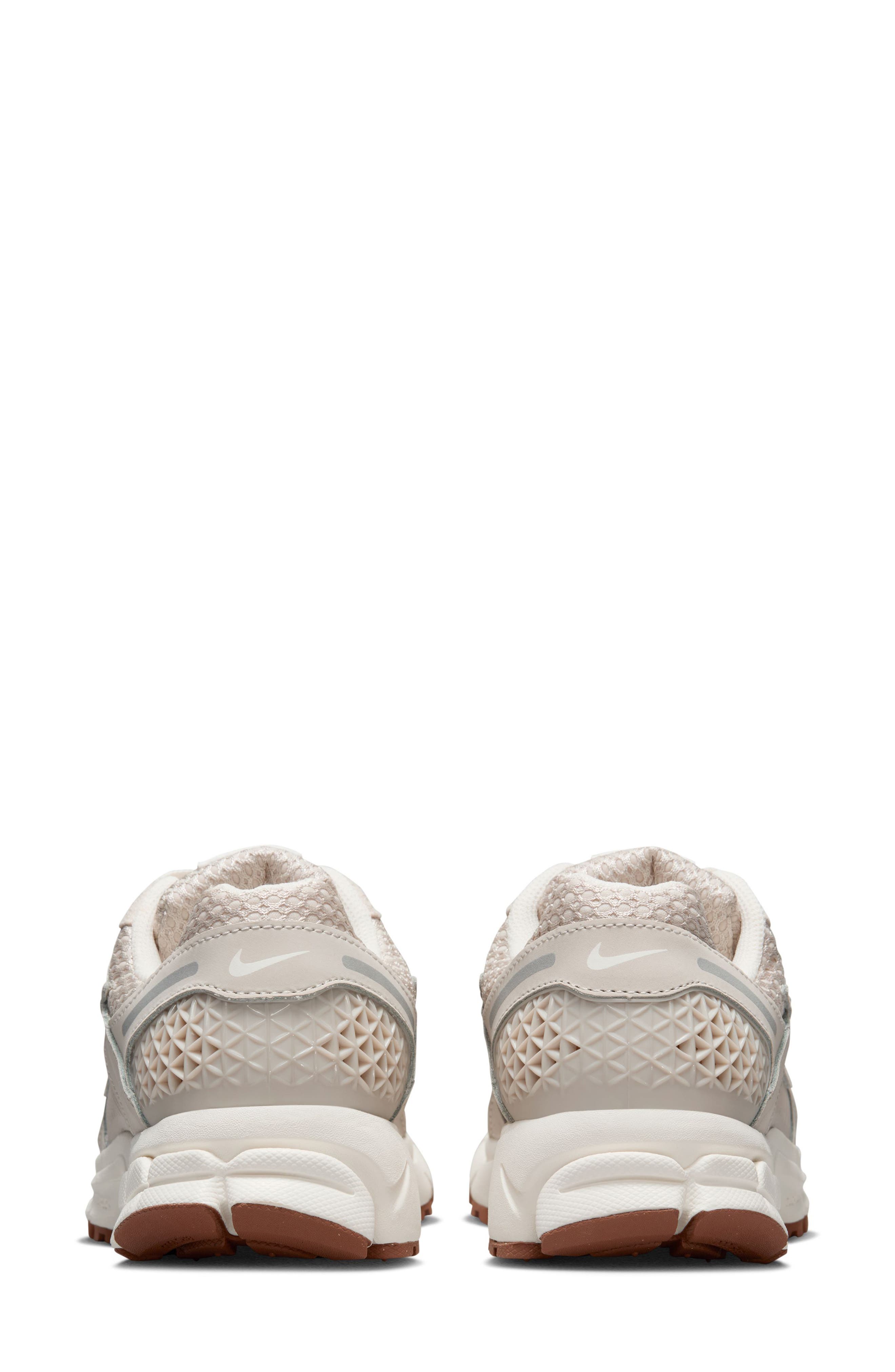 Nike Zoom Vomero 5 Sneaker, Alternate, color, 