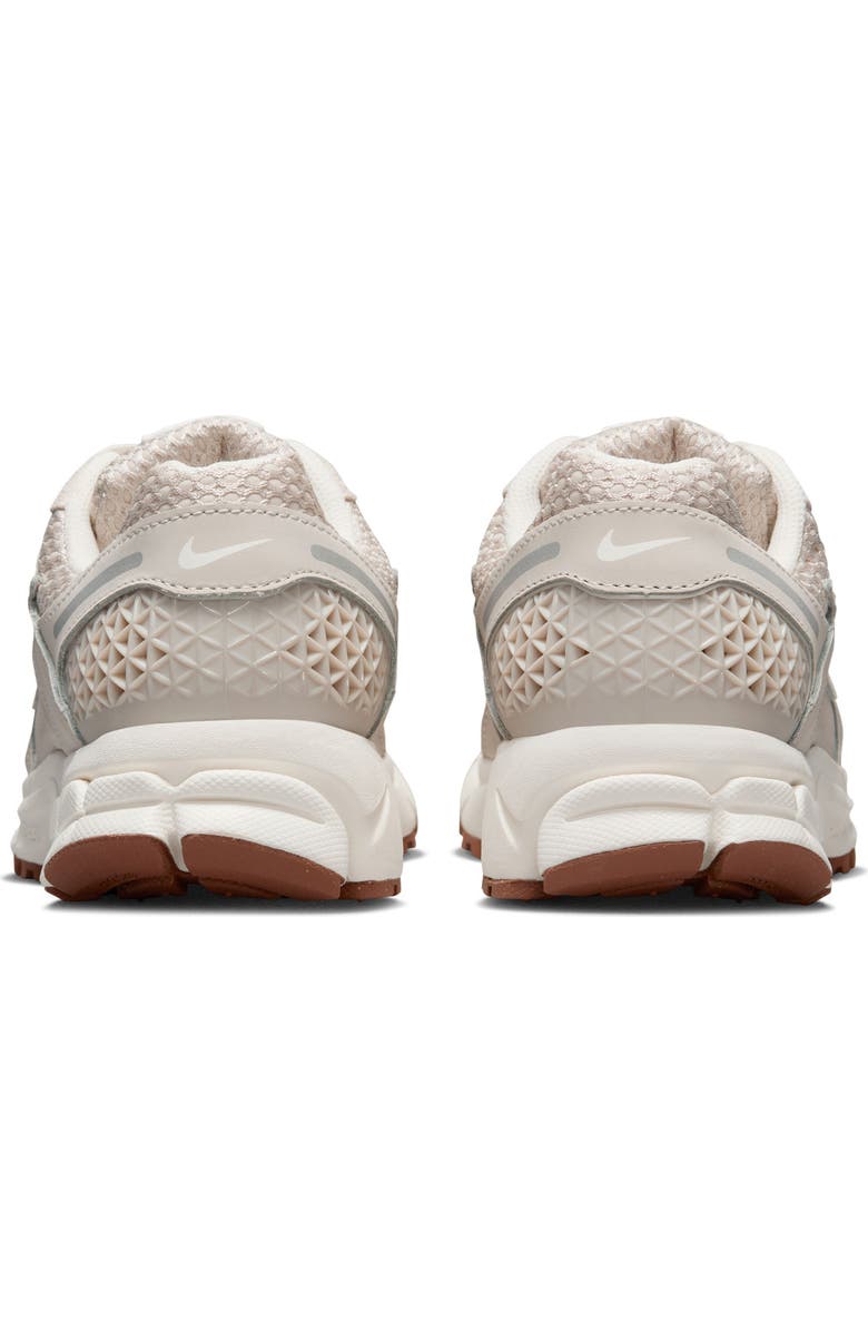 Nike Zoom Vomero 5 Sneaker, Alternate, color,