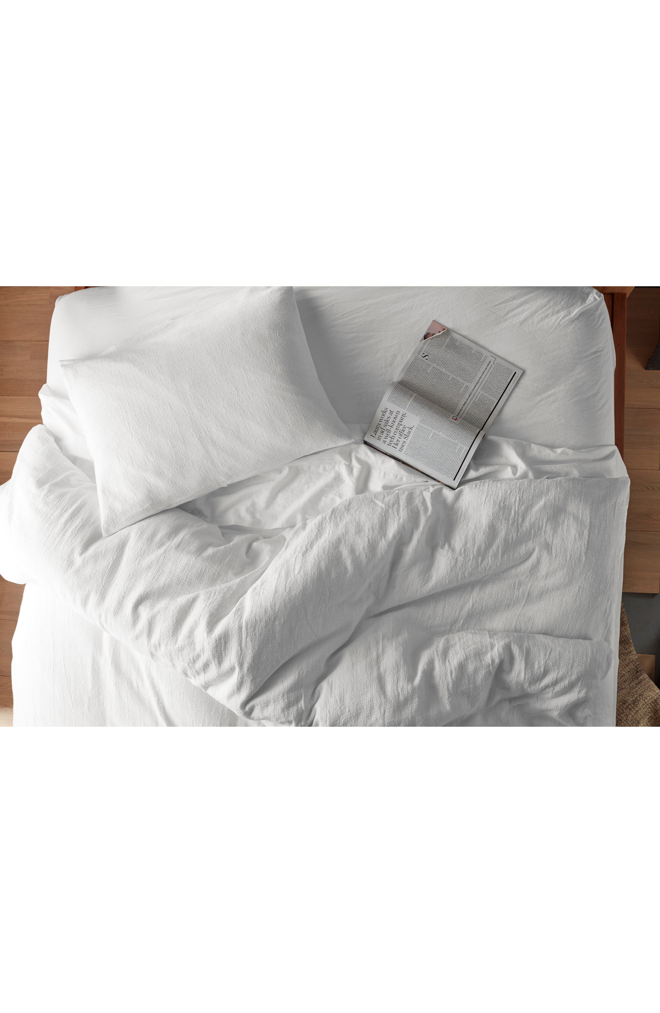 Coyuchi Relaxed Organic Linen Sheet Set - Thumbnail 3