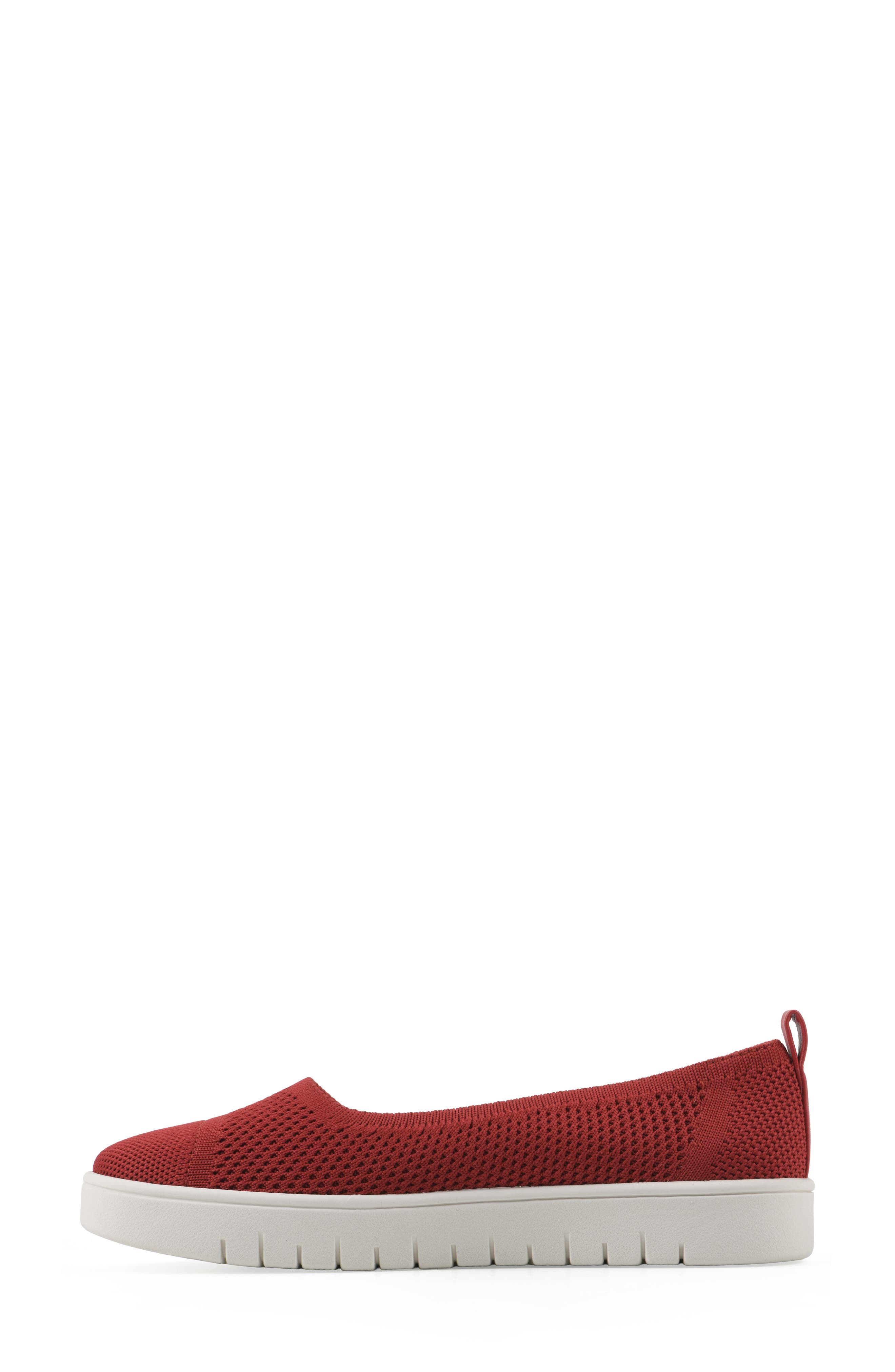 Naveen FOM Recovery Flat, Alternate, color, CRUELLA RED/ FABRIC