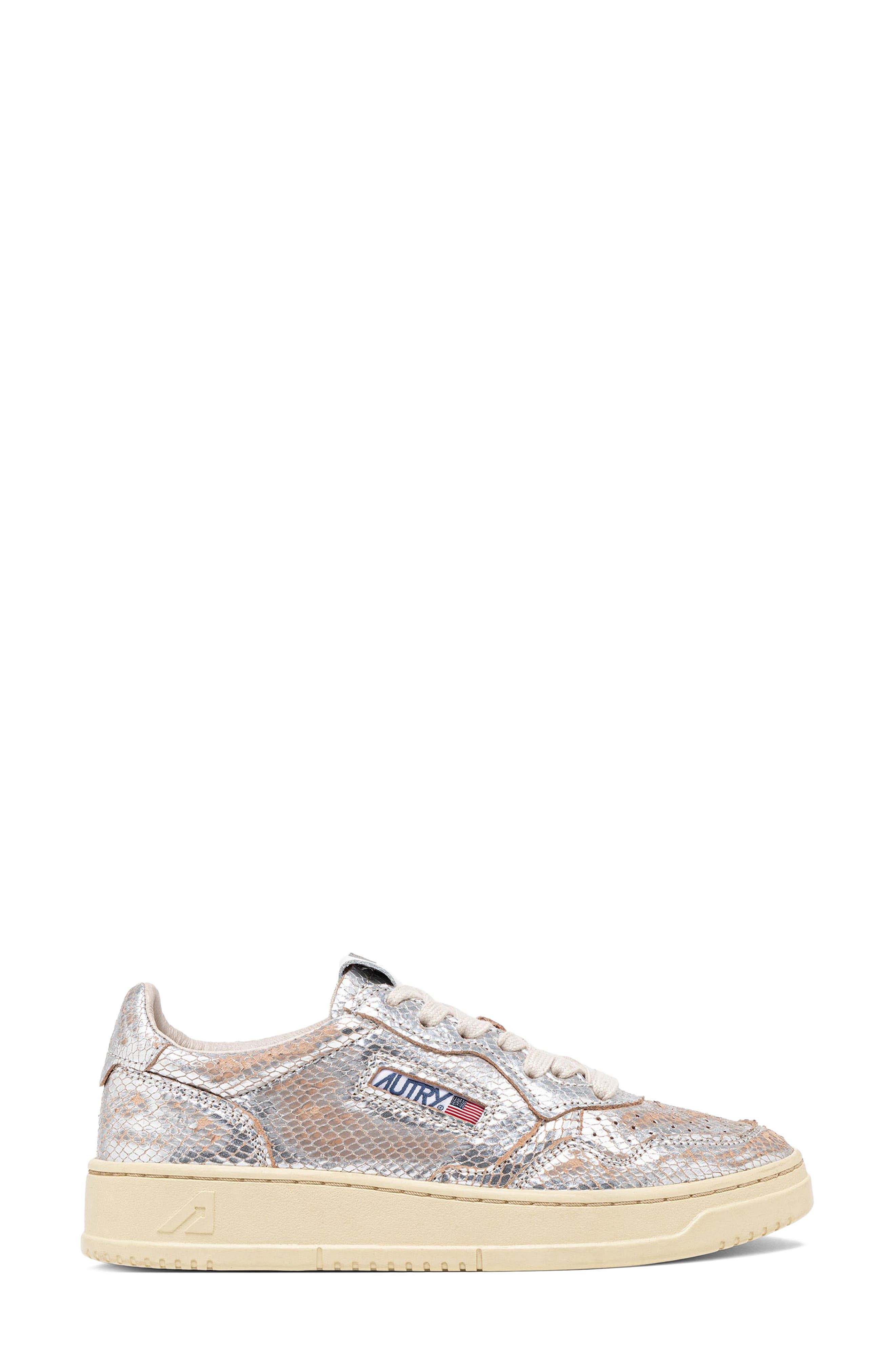 AUTRY Medalist Low Sneaker, Alternate, color, Metal/Snake Silver