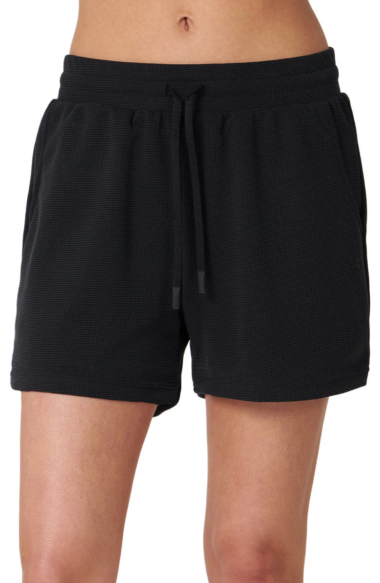 Rebody Active Retreat Waffle Short 4", Alternate, color, Black