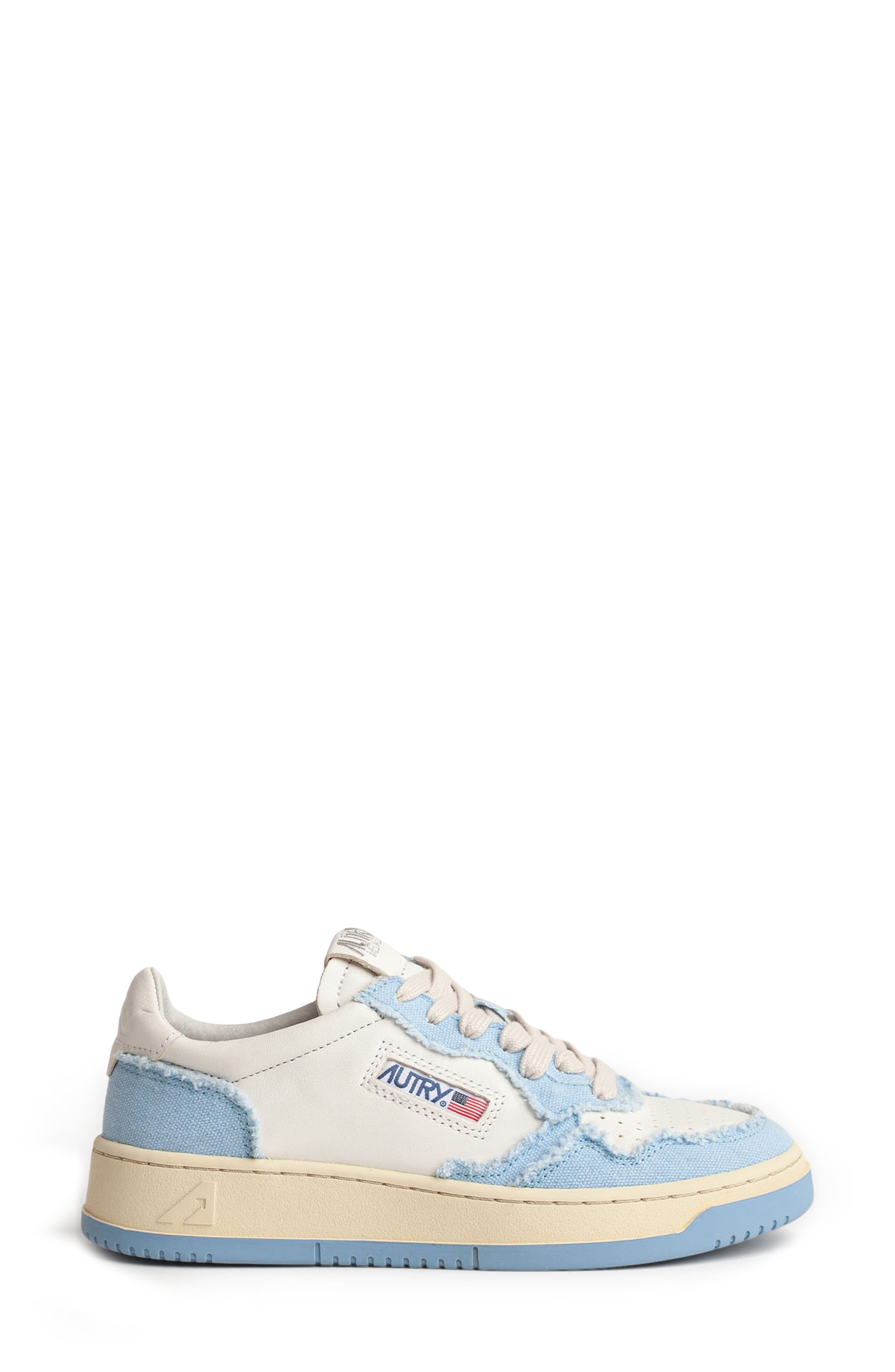 AUTRY Medalist Low Sneaker, Alternate, color, Blue
