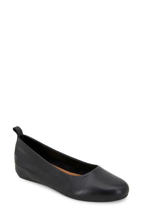 Nieve Featherweight Demi Wedge Flat (Women)