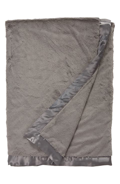 Giraffe At Home Luxe™ Faux Fur Solid Throw