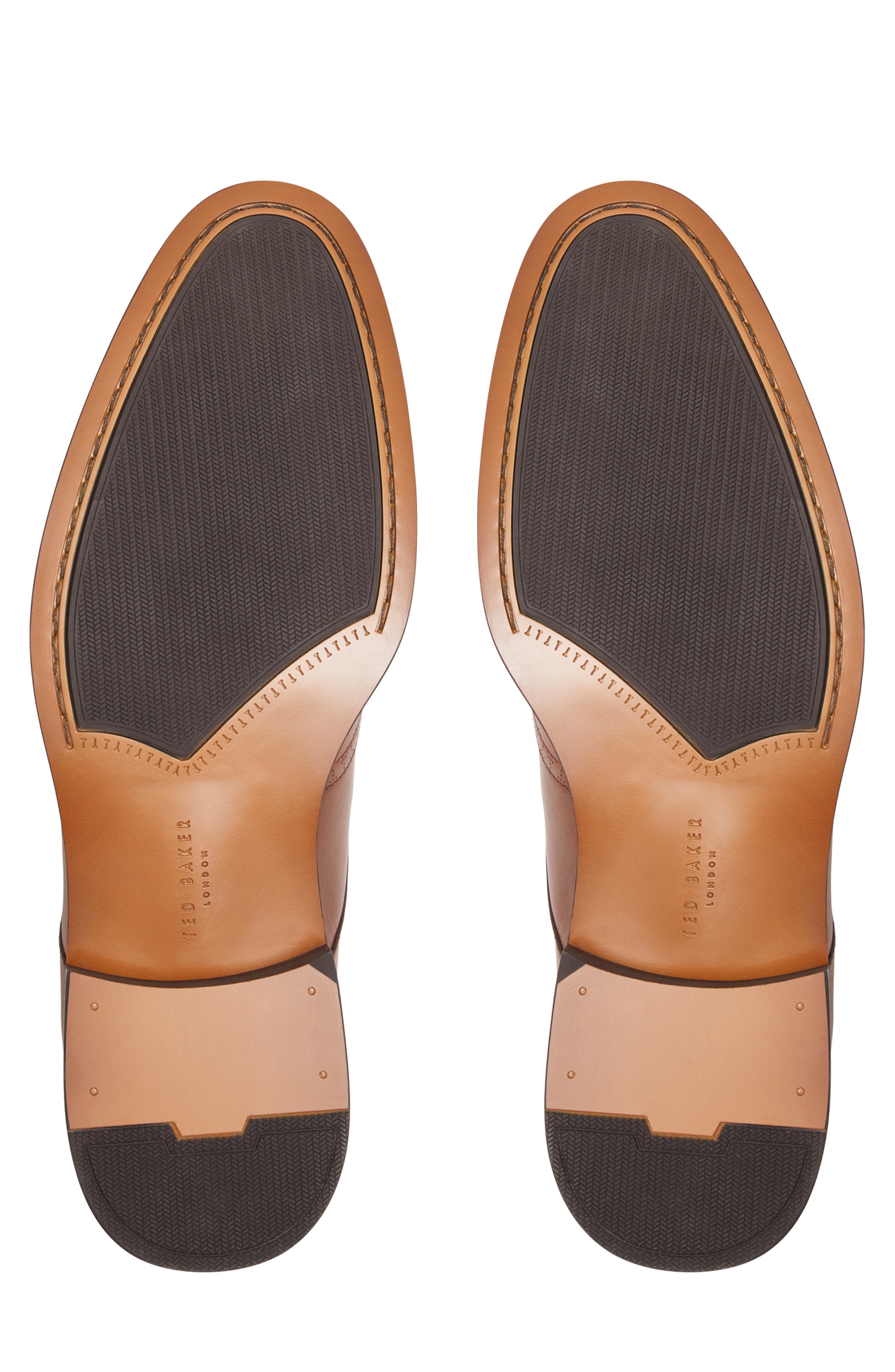 Hackney Derby, Alternate, color, COGNAC