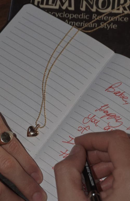 Kinn Petite Close To My Heart Necklace In Gold