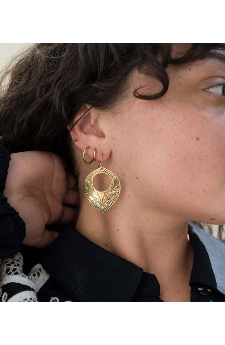 Matr Boomie Yashi Embossed Statement Earring, Alternate, color, Gold