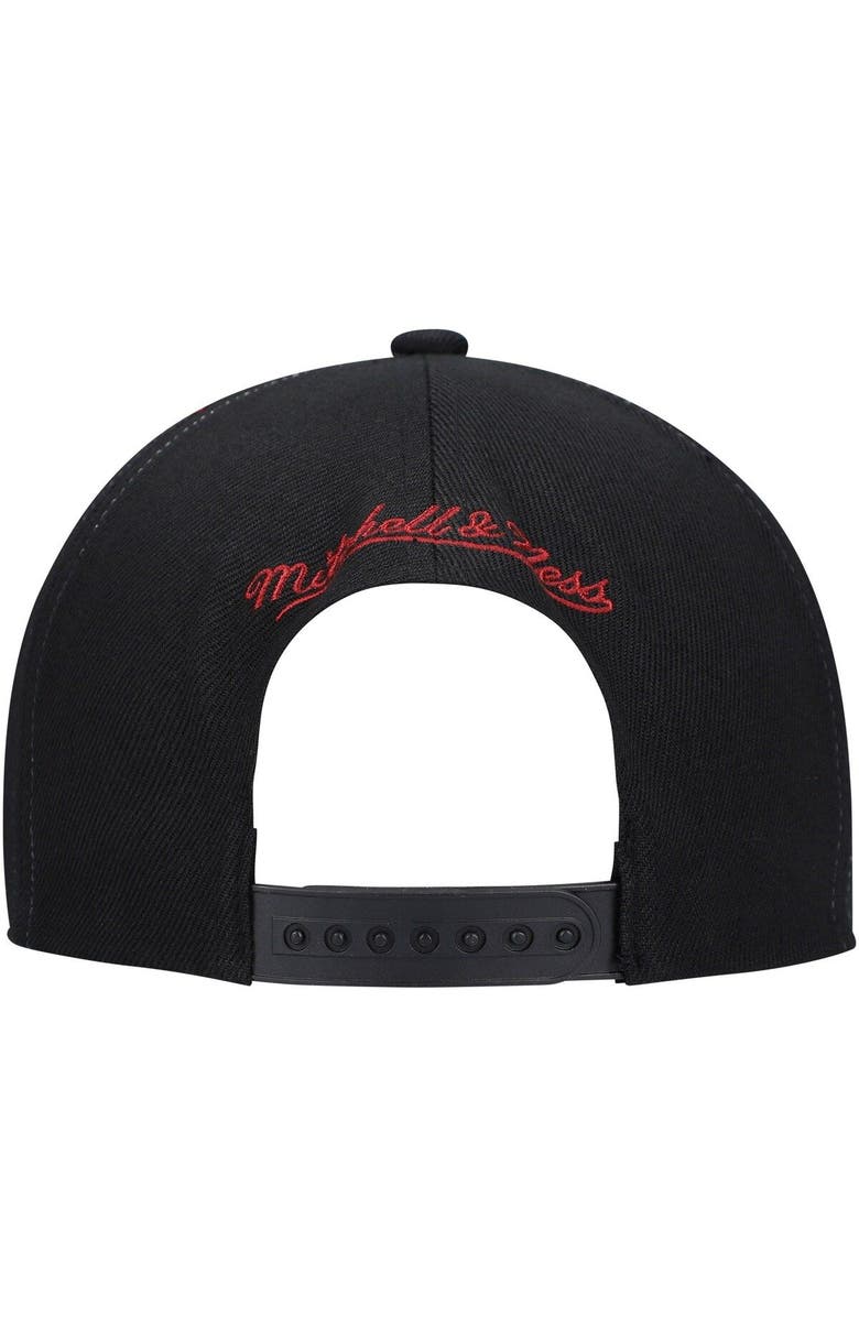Mitchell & Ness Men's Mitchell & Ness Black Philadelphia 76ers Hardwood Classics Earthquake Snapback Hat, Alternate, color,