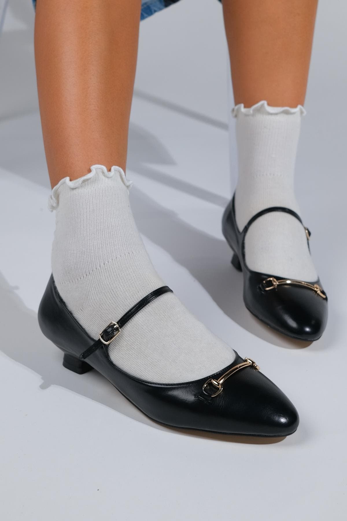 Prologue Shoes Ojen Low Heel Shoe, Alternate, color, Black