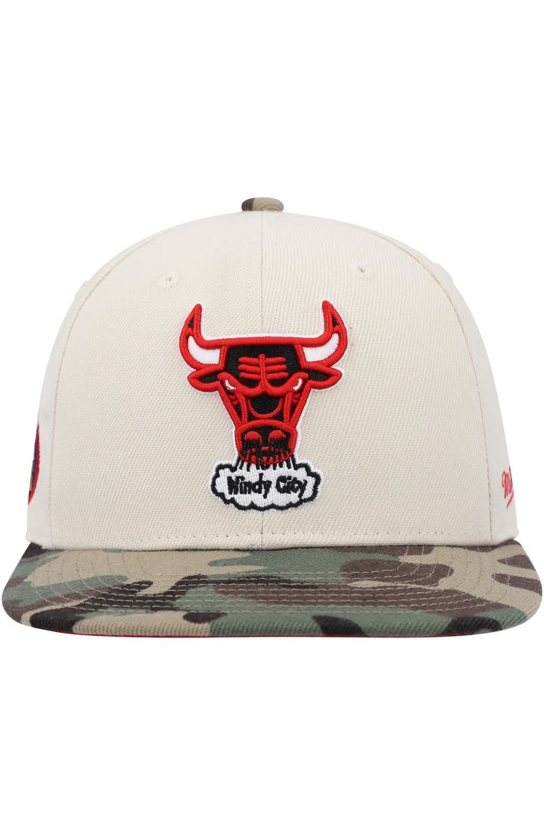 Mitchell & Ness Men's Mitchell & Ness Cream/Camo Chicago Bulls Hardwood Classics 1996 NBA Finals Off White Camo Fitted Hat, Alternate, color, 
