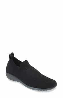 Nuku Slip-On Sneaker