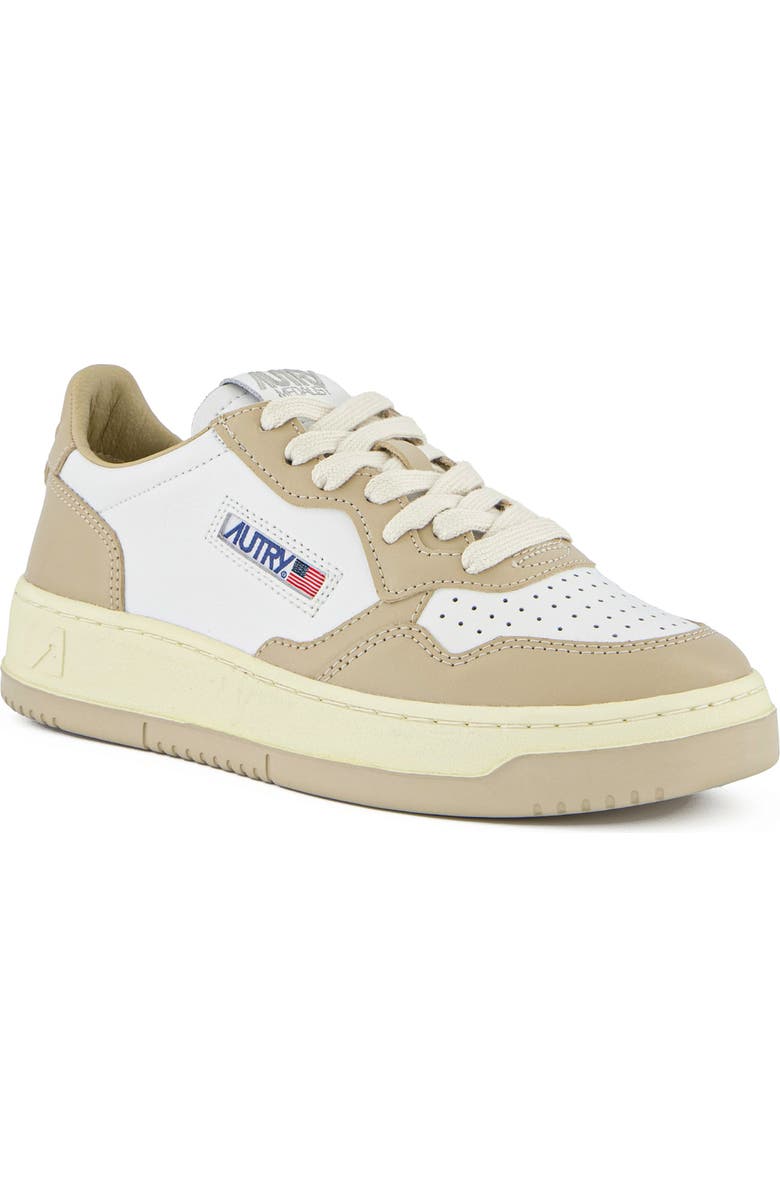 AUTRY Medalist Low Sneaker, Main, color, Leat/Leat Wht/Wht Pep