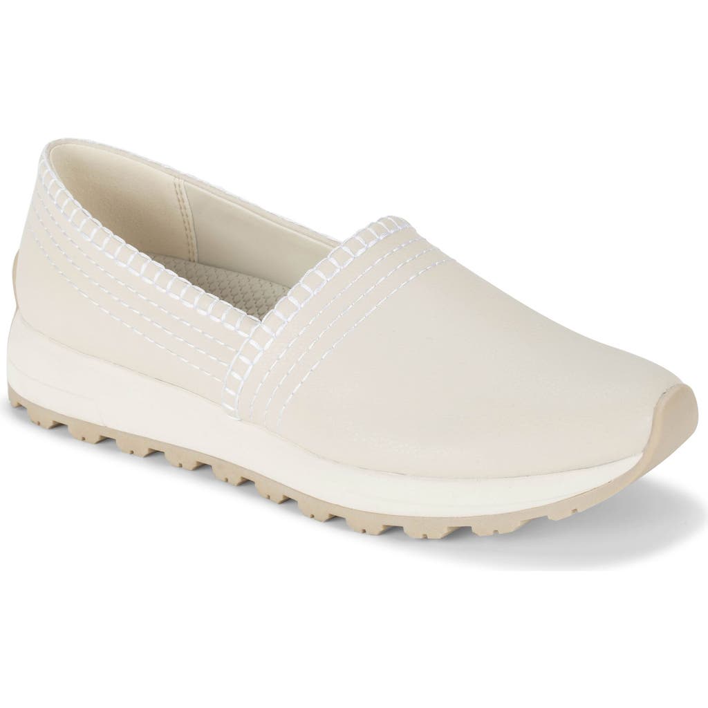 Baretraps Women's Gennie Slip On Flats In Cream