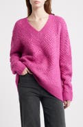 Treasure & Bond Diamond Stitch V-Neck Sweater