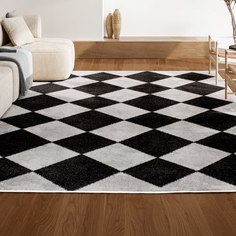 Draper Classic Geometric Diamond Pattern Area Rug