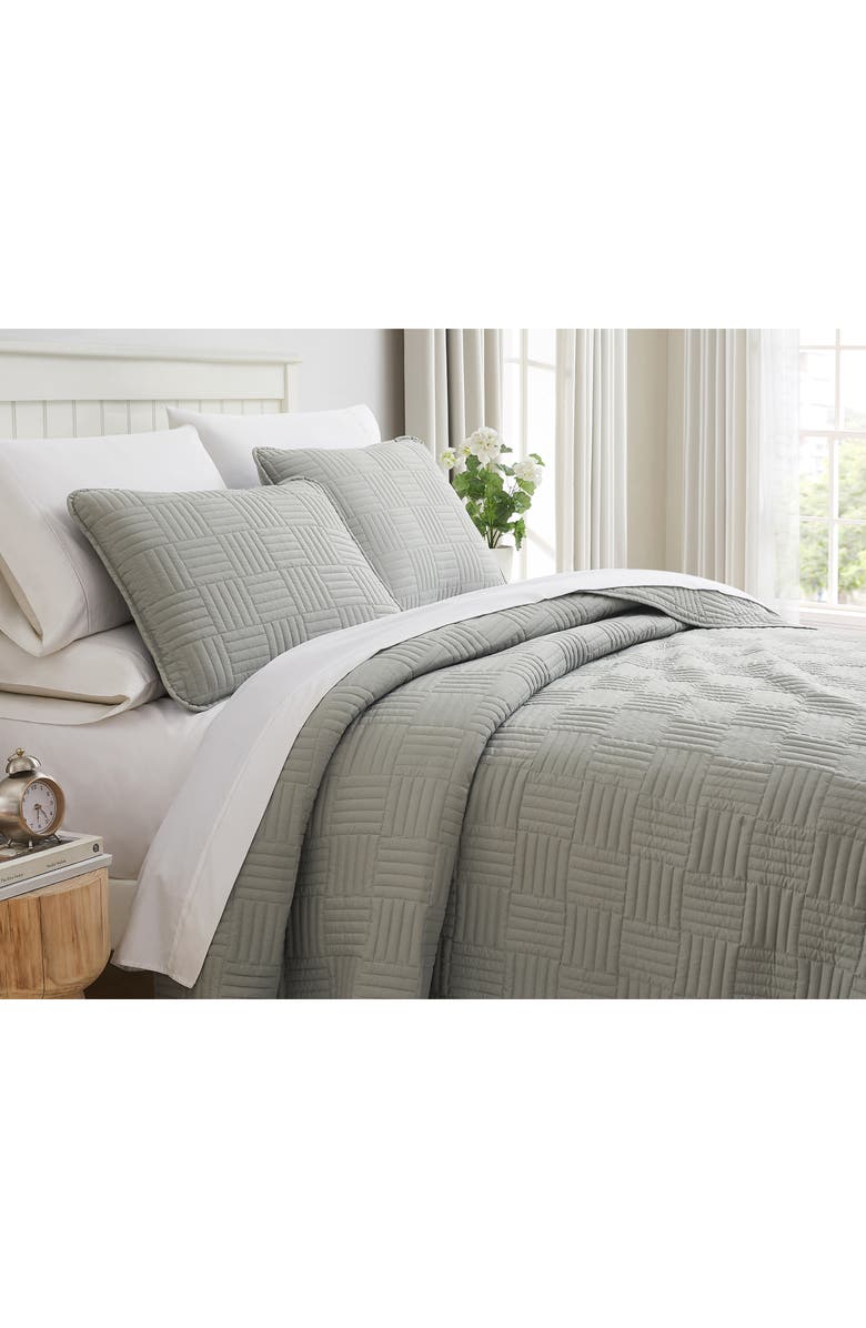 SOUTHSHORE FINE LINENS Grid Oversized Quilt Set, Alternate, color, Grey